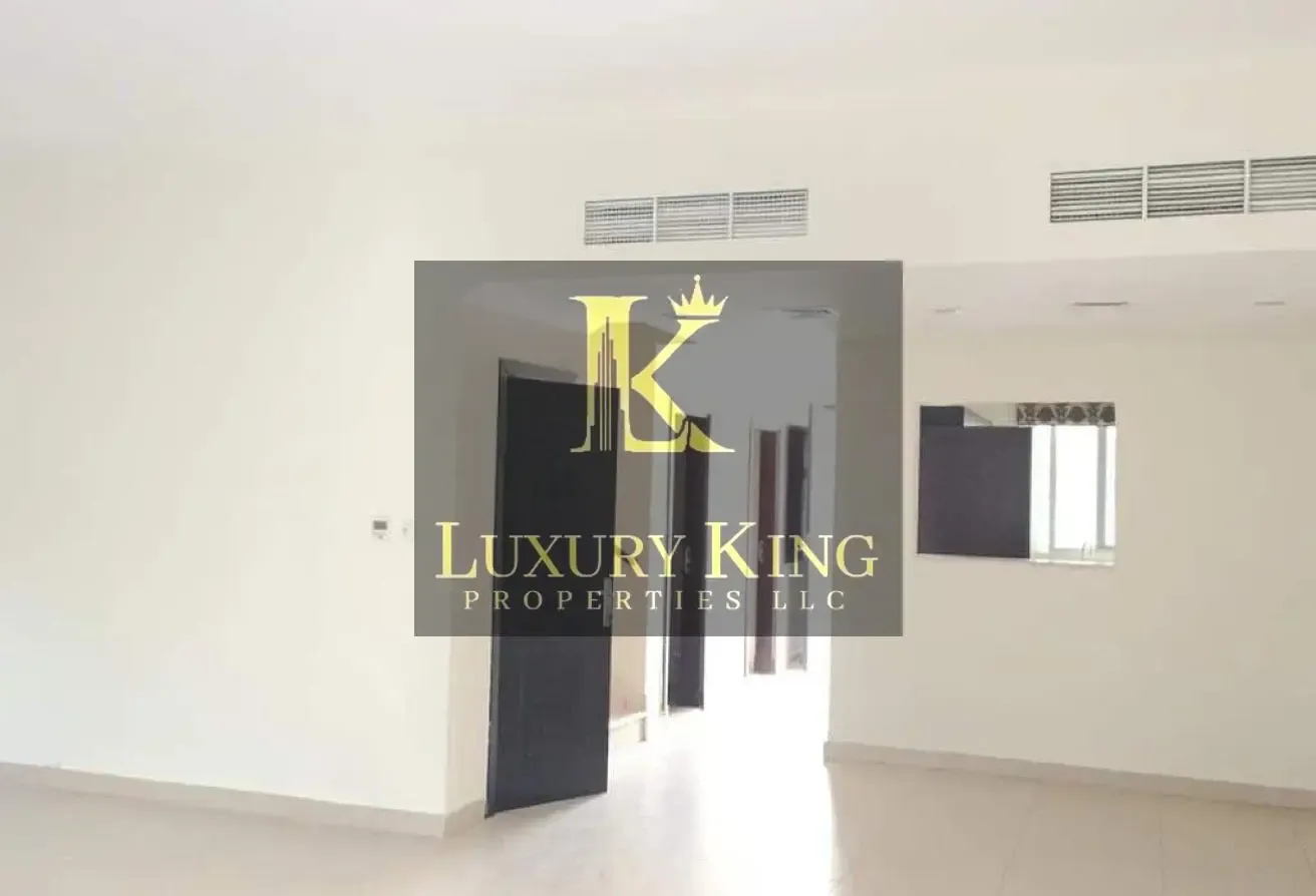 3 BEDROOM FOR RENT Townhouse Warsan Village