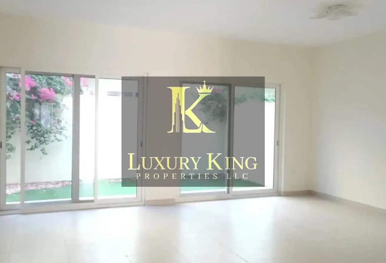 3 BEDROOM FOR RENT Townhouse Warsan Village