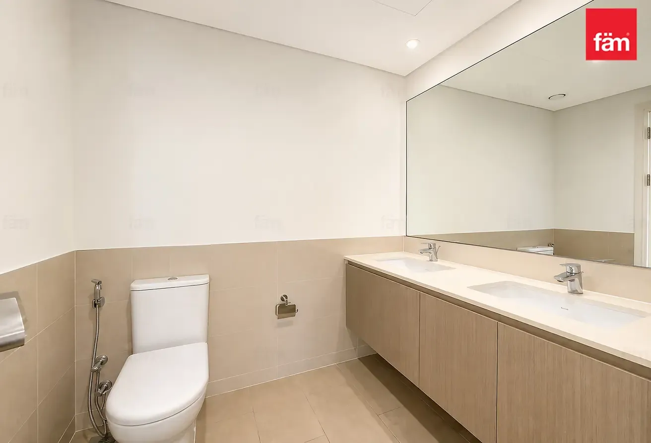 Bright | High Floor | Pool View | The Best Layout