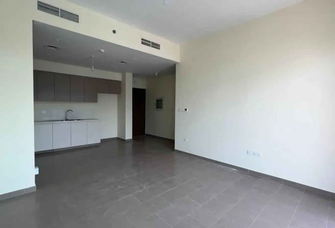 PARK HEIGHTS 2 TOWER 2 2BHK FOR RENT 98K 1 CHEQUE!