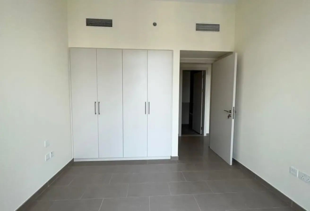 PARK HEIGHTS 2 TOWER 2 2BHK FOR RENT 98K 1 CHEQUE!