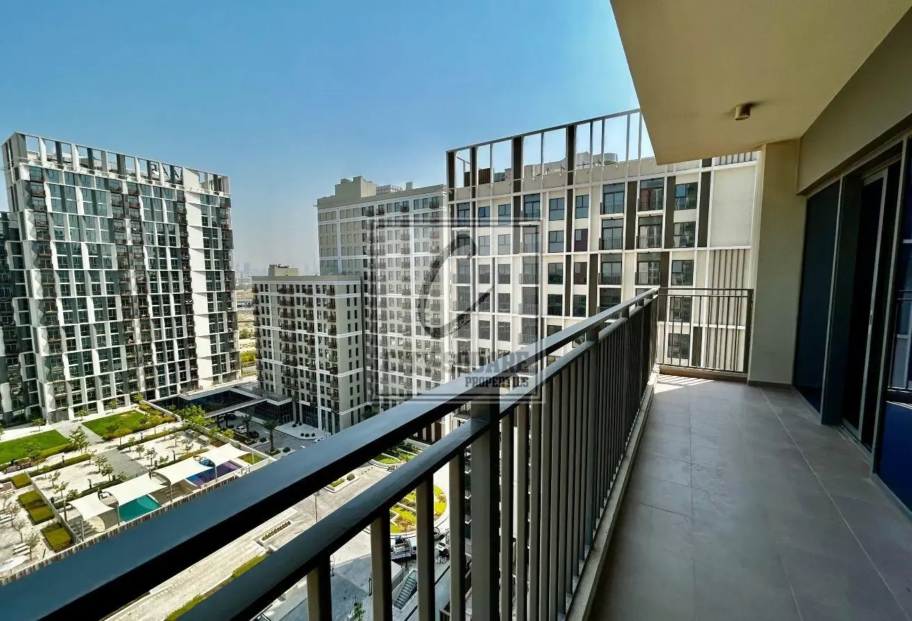 Available Mid September I Higher floor I Bright