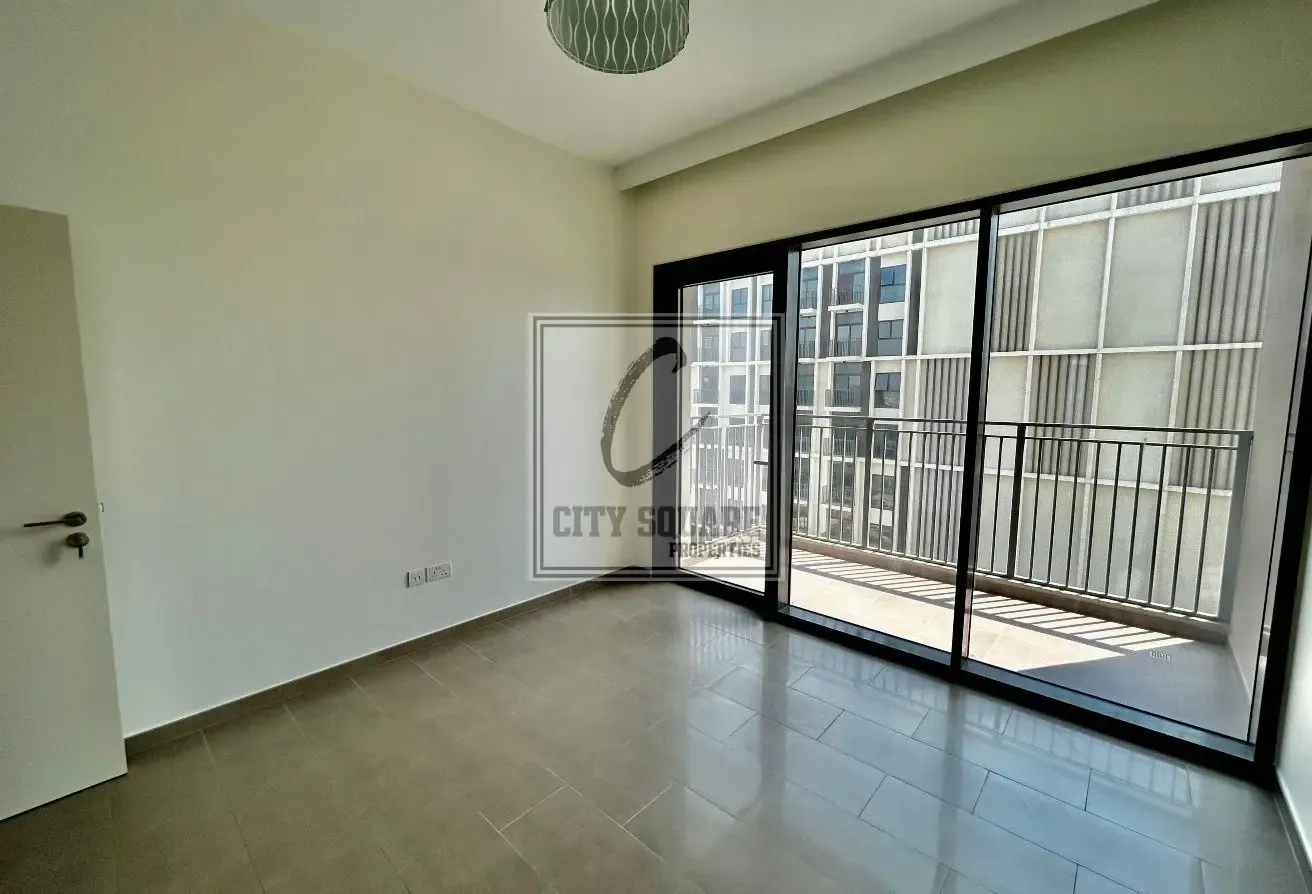 Available Mid September I Higher floor I Bright