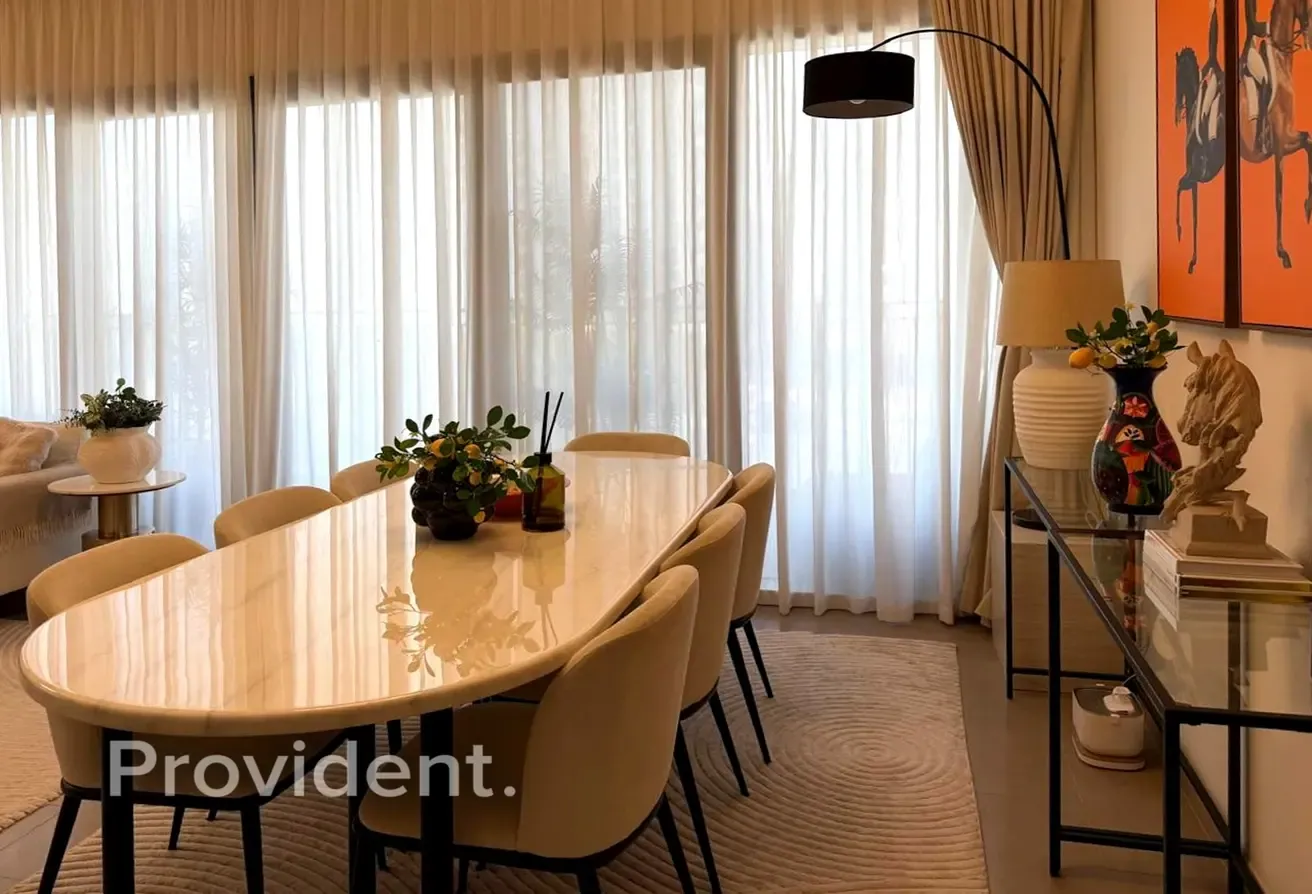 Fully Furnished |  Upgraded | Closed Kitchen