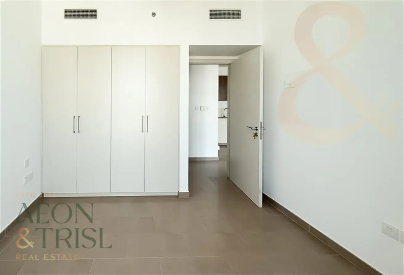 UnFurnished | High Floor | Well maintained