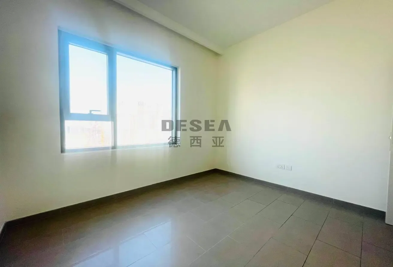 PRIME LOCATION - READY TO MOVE IN - AMAZING COMMUNITY
