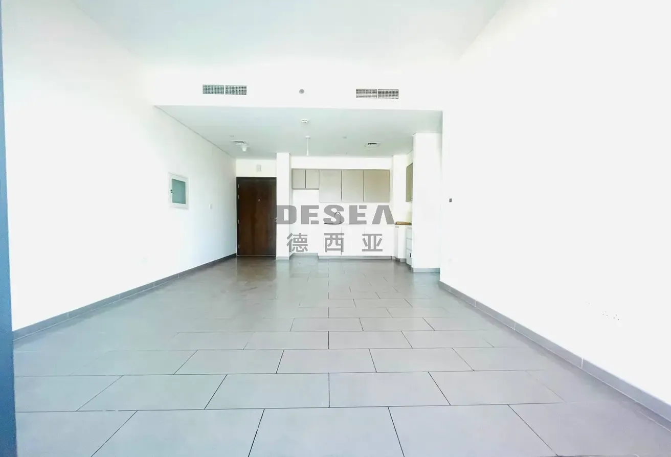 PRIME LOCATION - READY TO MOVE IN - AMAZING COMMUNITY