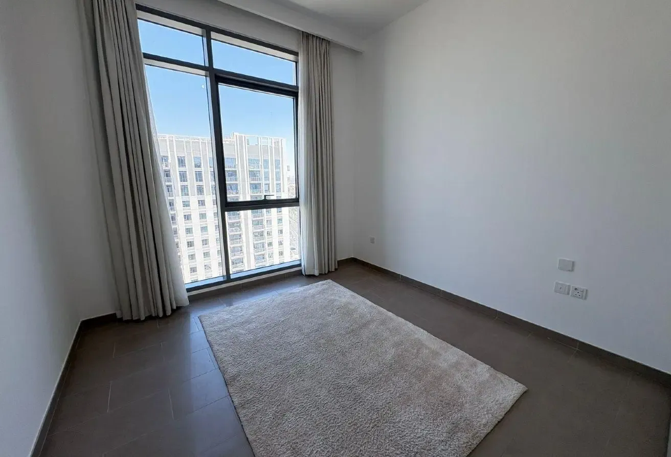 Stylish 2-Bedroom Residence with Balcony in Dubai