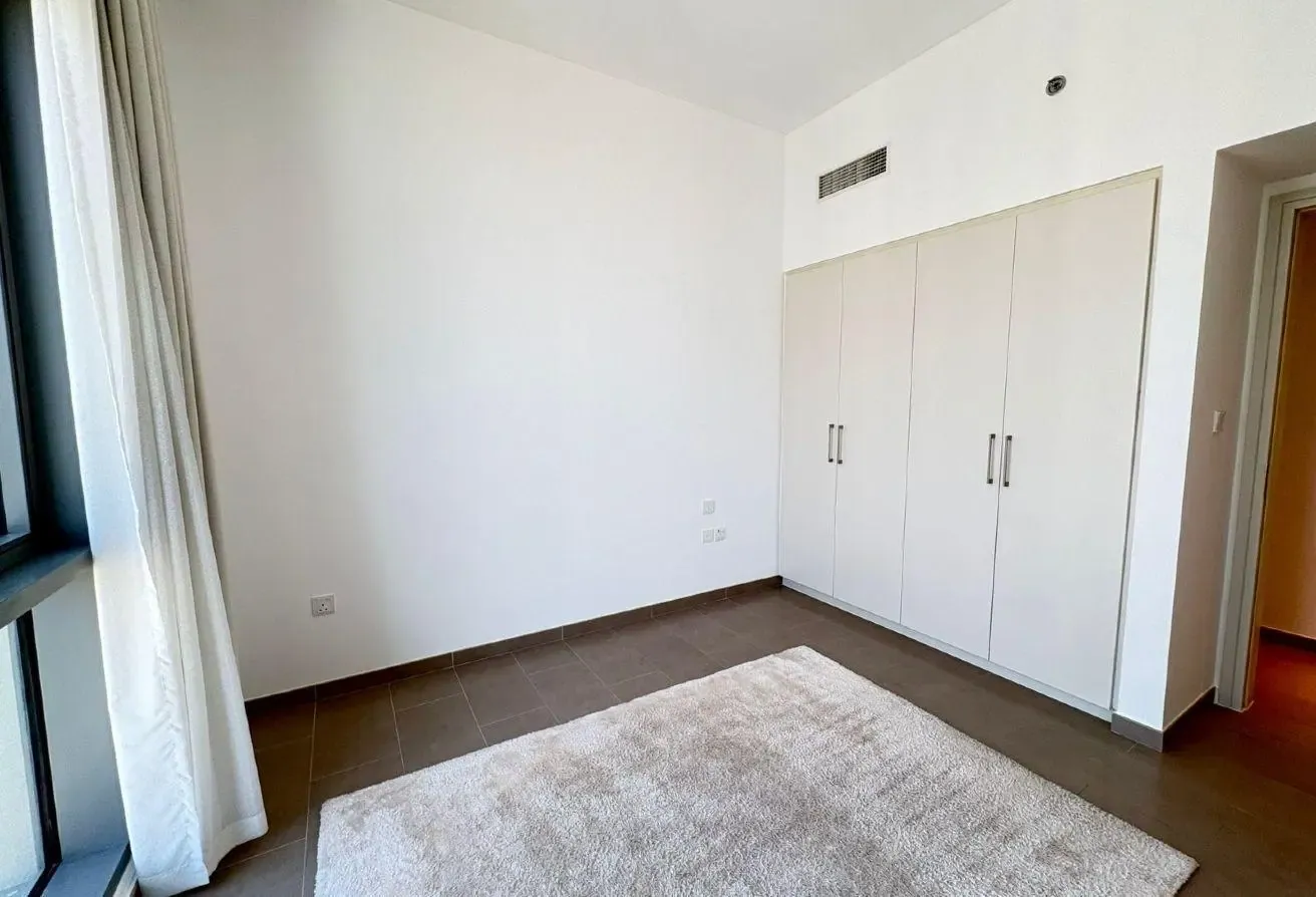 Stylish 2-Bedroom Residence with Balcony in Dubai