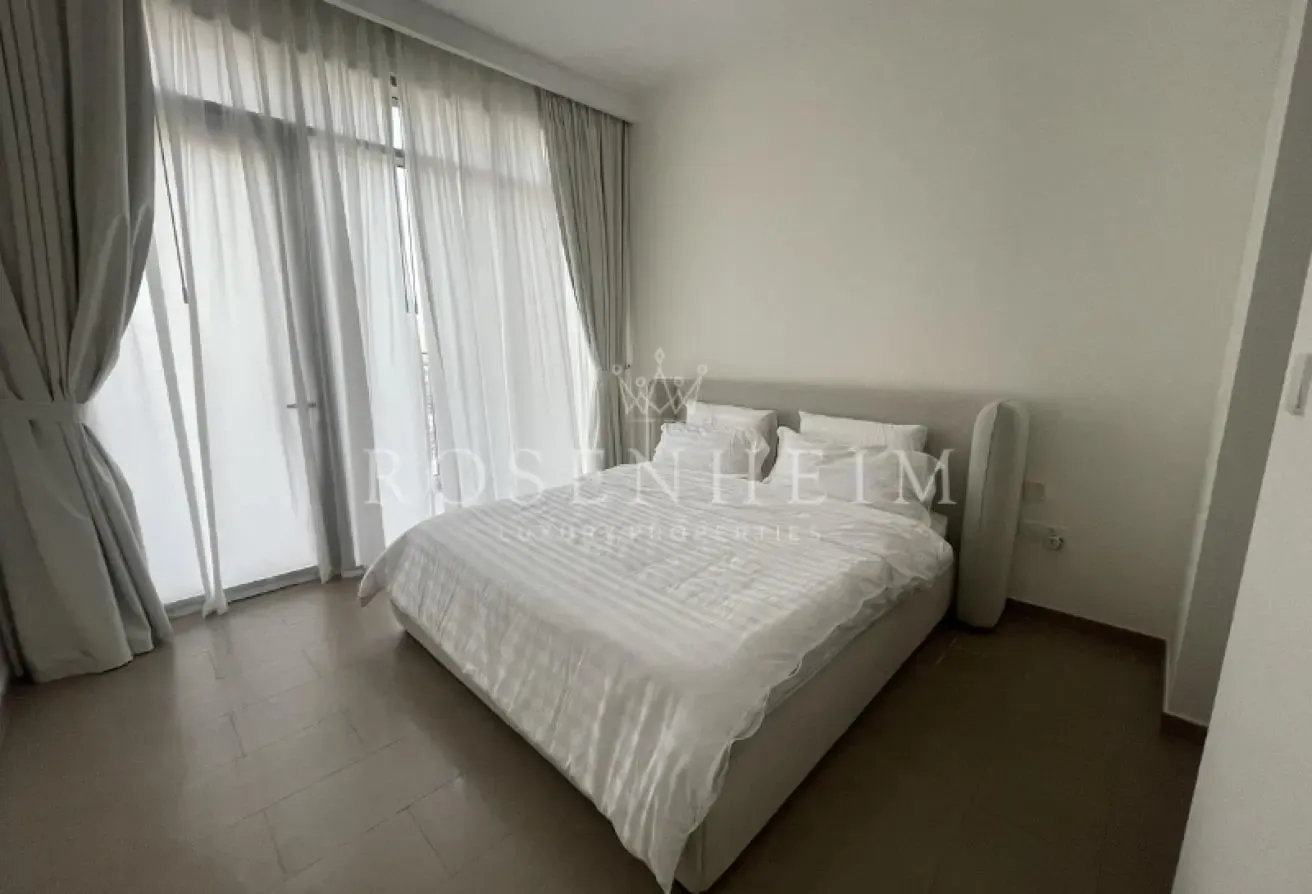 High Floor | Stunning  View | Unfurnished | Vacant