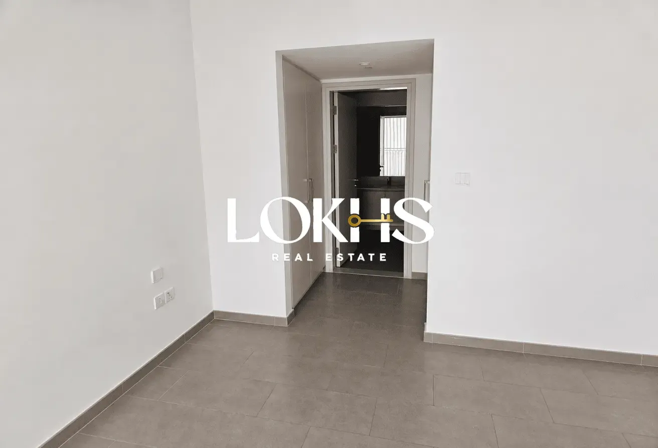 POOL VIEW | HIGH FLOOR | READY TO MOVE IN