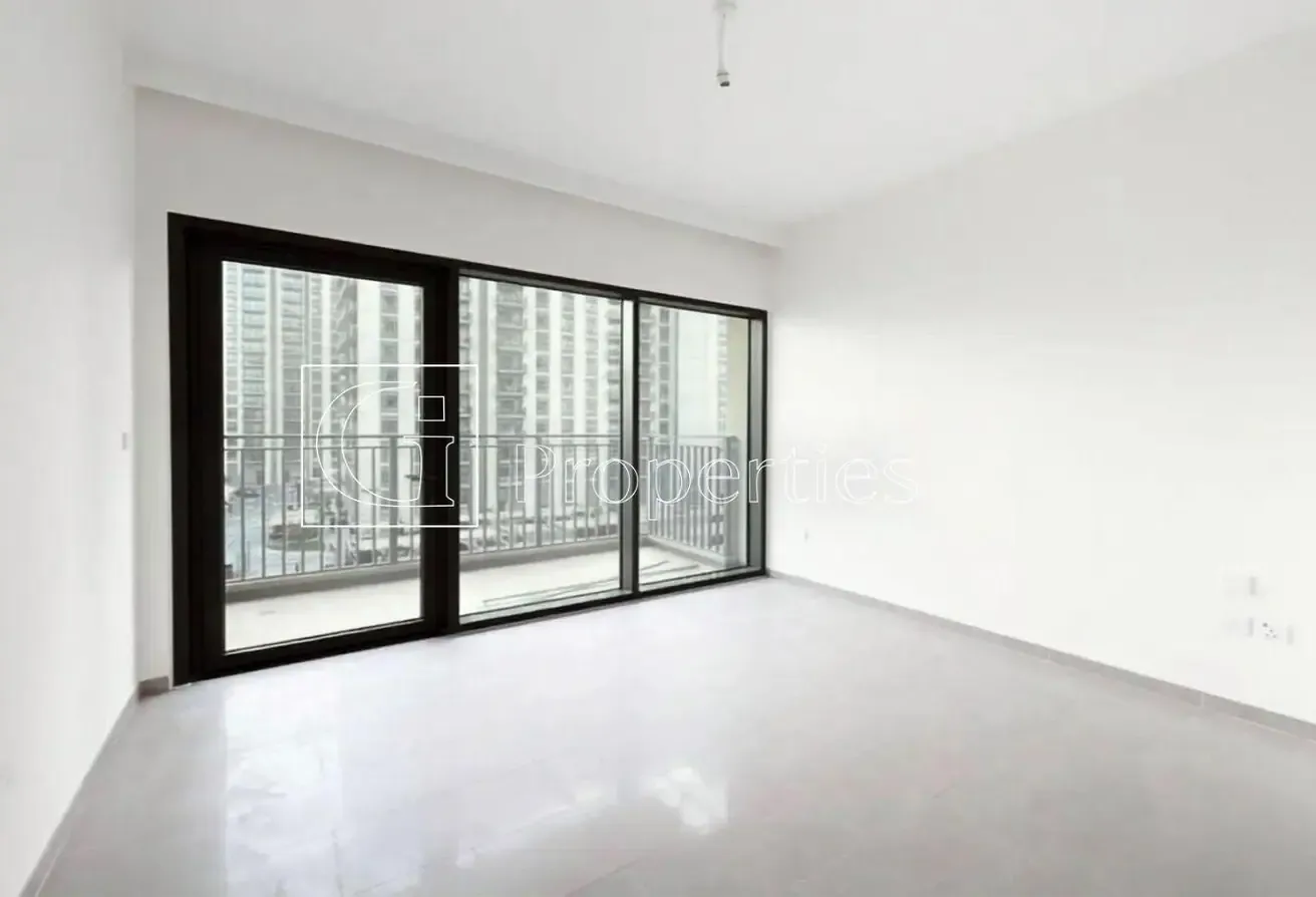 CORNER UNIT | SPACIOUS | VACANT