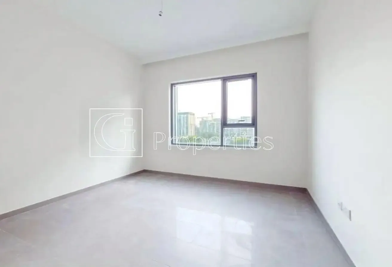 CORNER UNIT | SPACIOUS | VACANT
