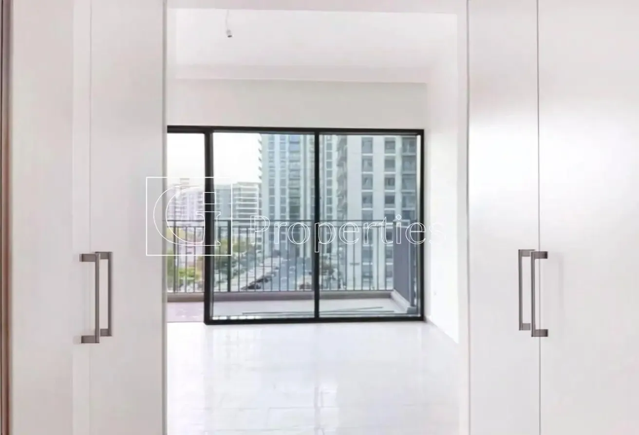 CORNER UNIT | SPACIOUS | VACANT