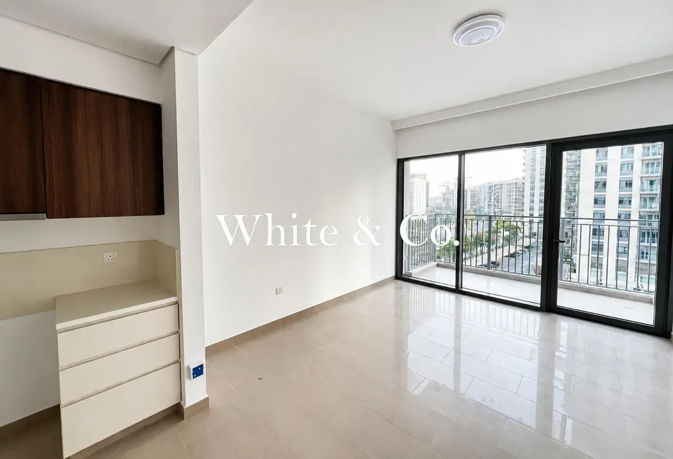 Vacant 2BR | Bright Home | Dubai Hills
