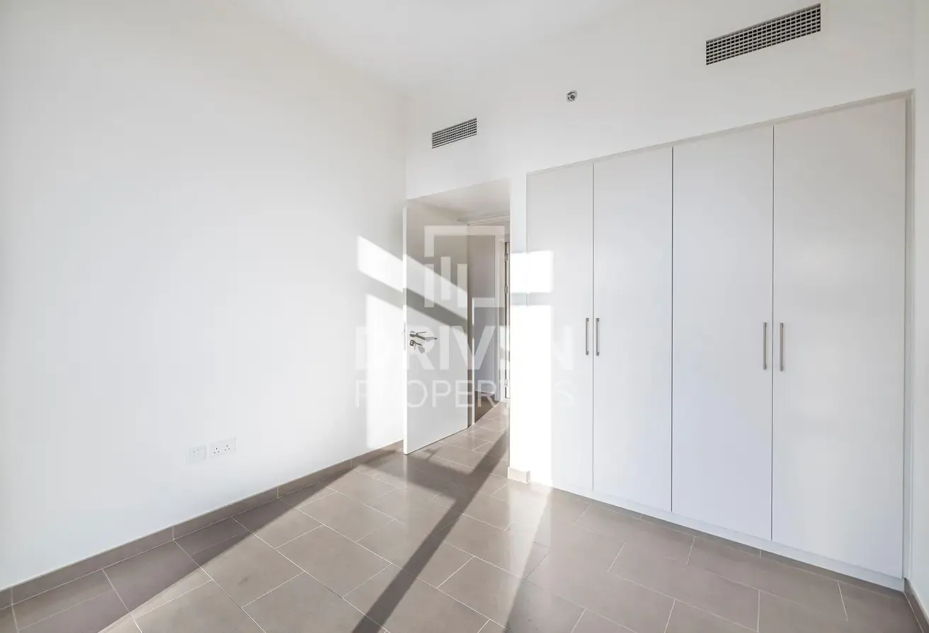 Larger layout | Chiller Included | Vacant unit