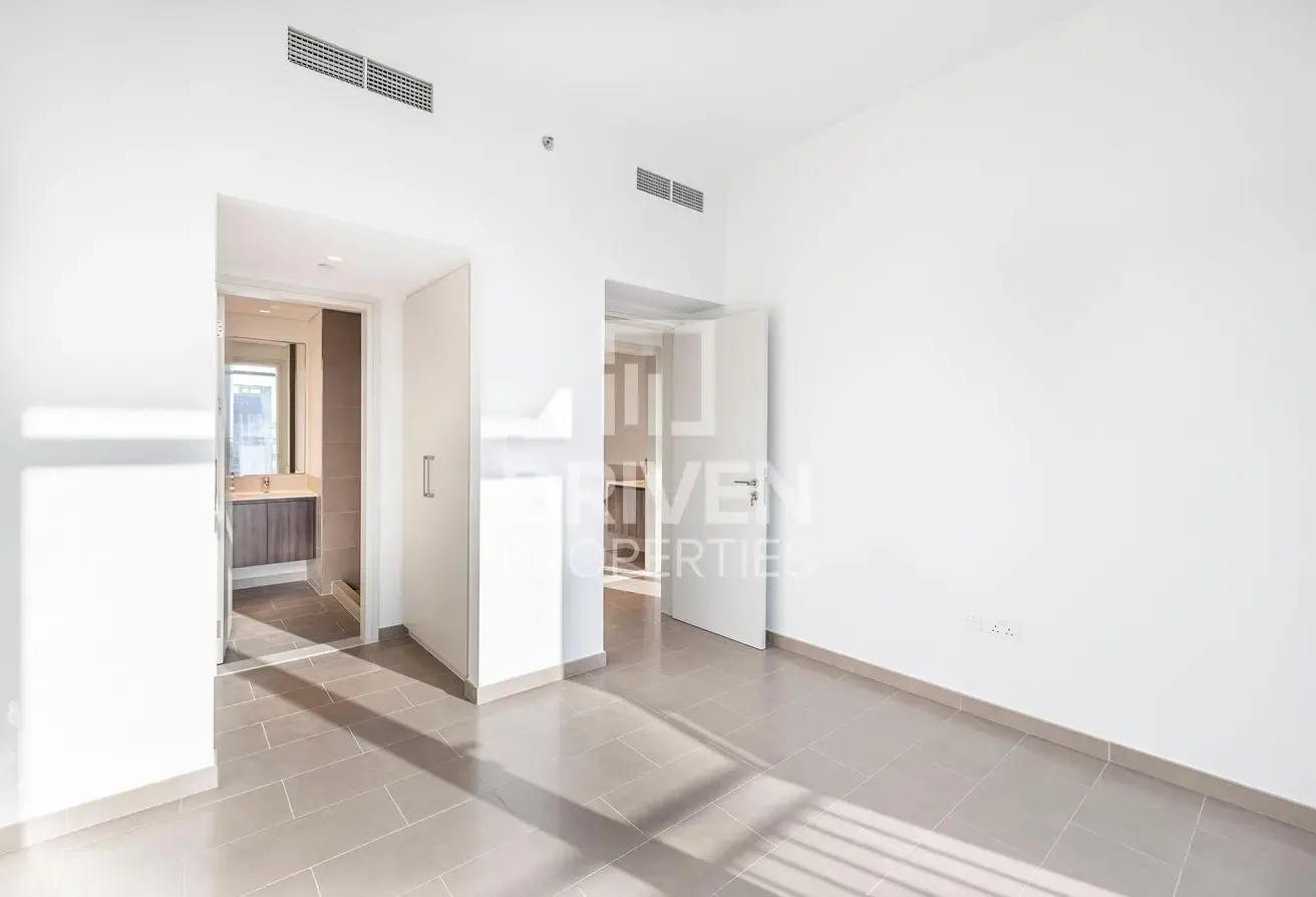 Larger layout | Chiller Included | Vacant unit