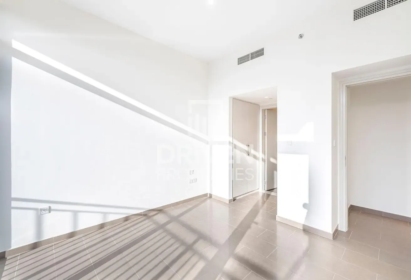 Larger layout | Chiller Included | Vacant unit