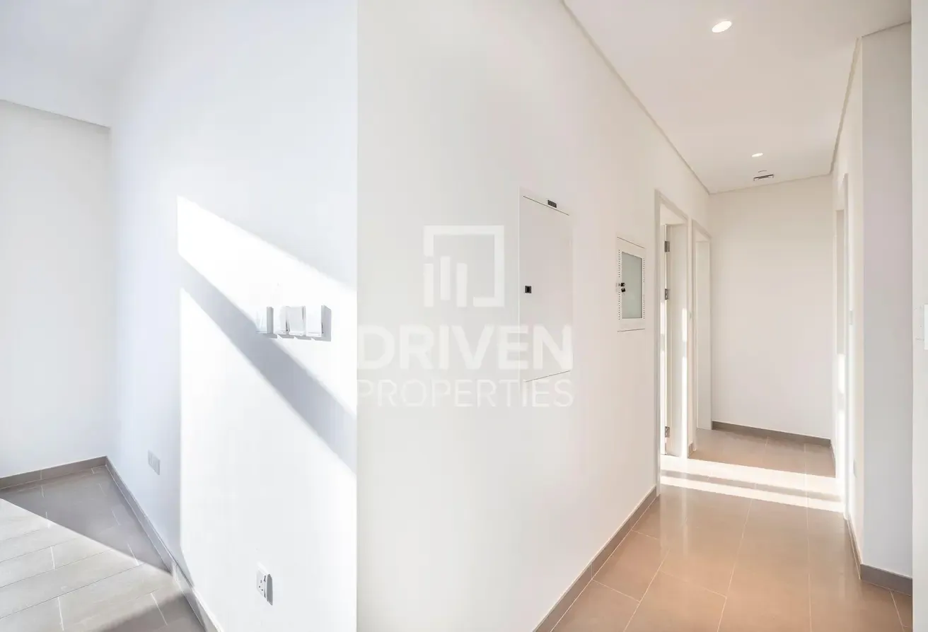 Larger layout | Chiller Included | Vacant unit