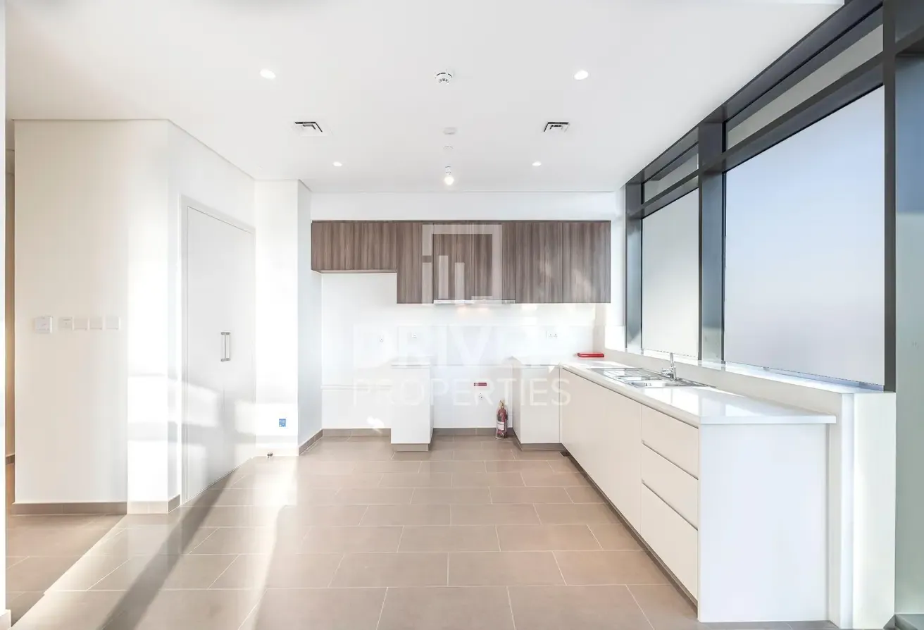Larger layout | Chiller Included | Vacant unit