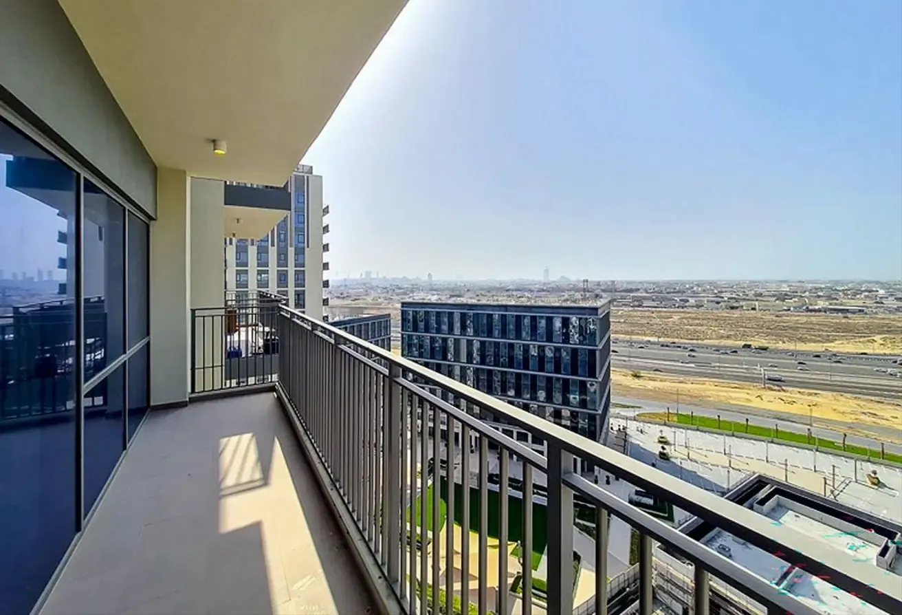 Spacious 2 Beds| Unfurnished| Vacant from August 6