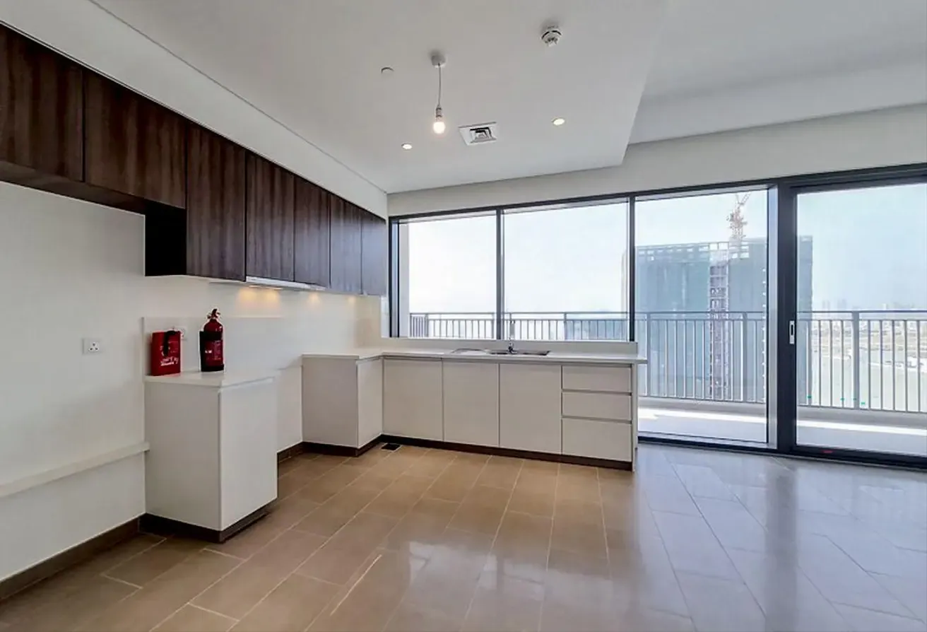 Spacious 2 Beds| Unfurnished| Vacant from August 6
