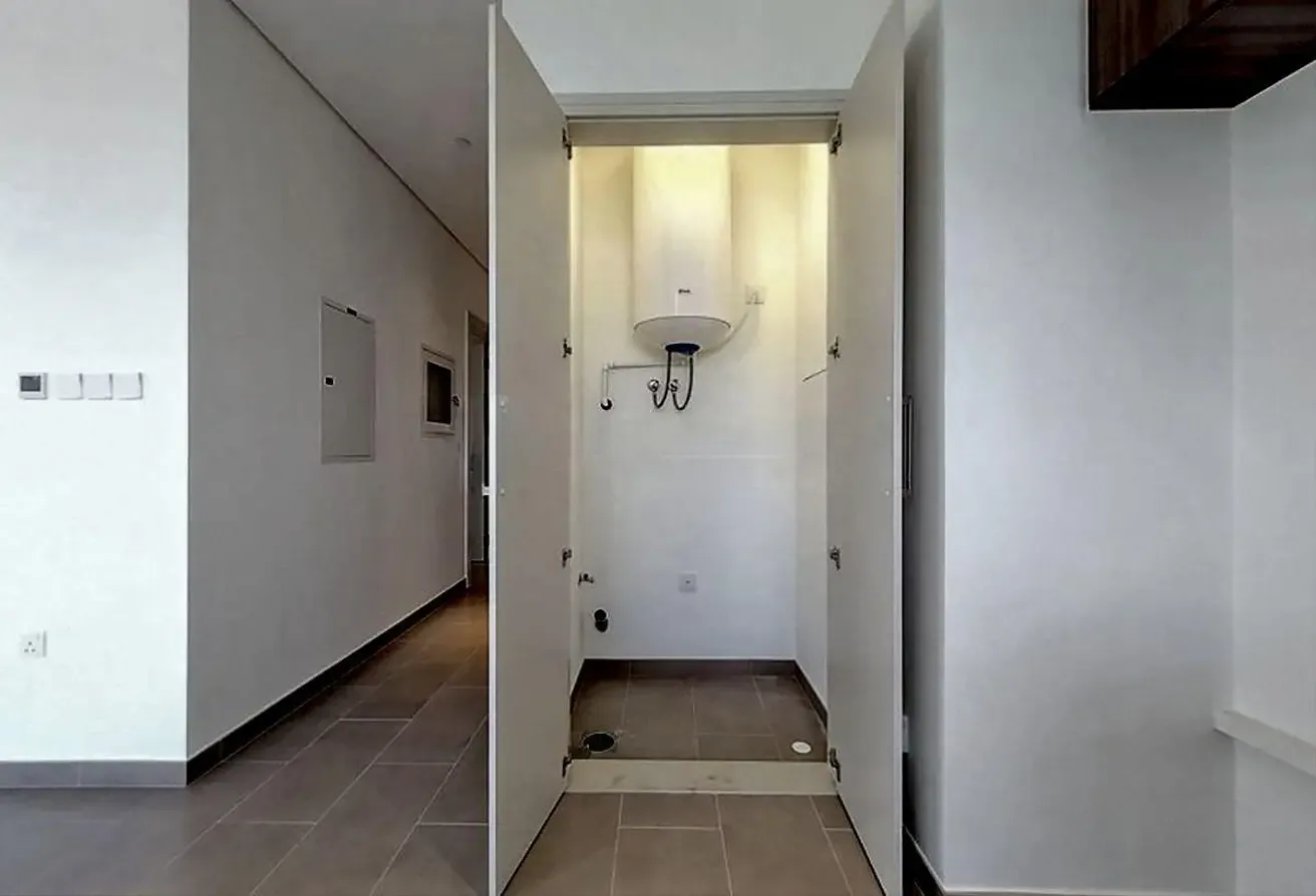 Spacious 2 Beds| Unfurnished| Vacant from August 6