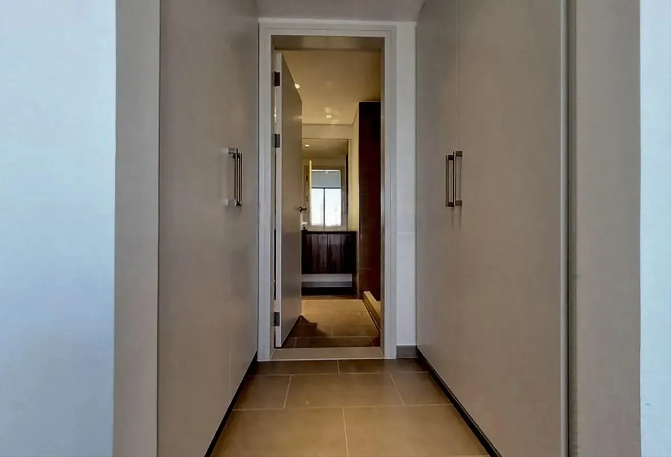 Spacious 2 Beds| Unfurnished| Vacant from August 6