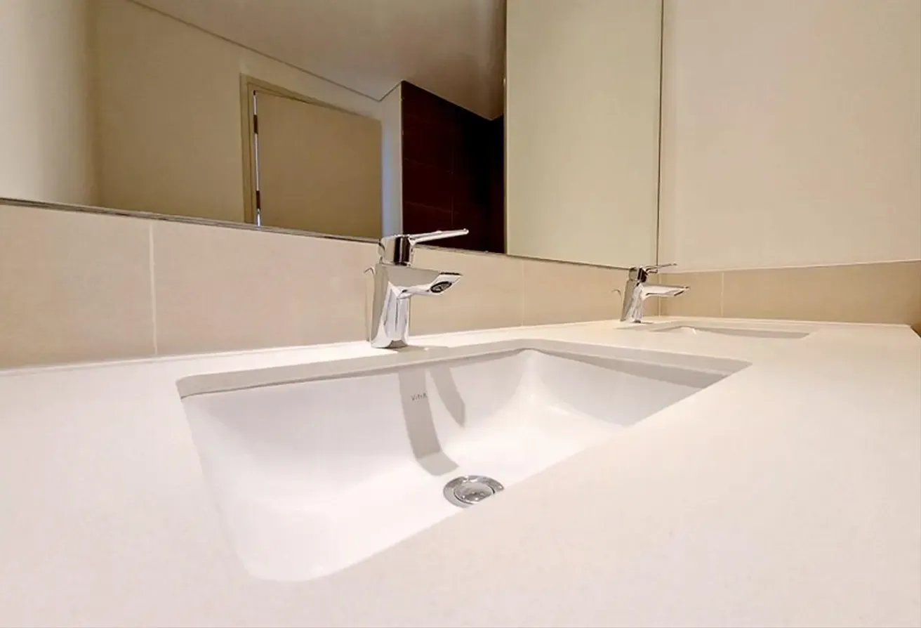 Spacious 2 Beds| Unfurnished| Vacant from August 6