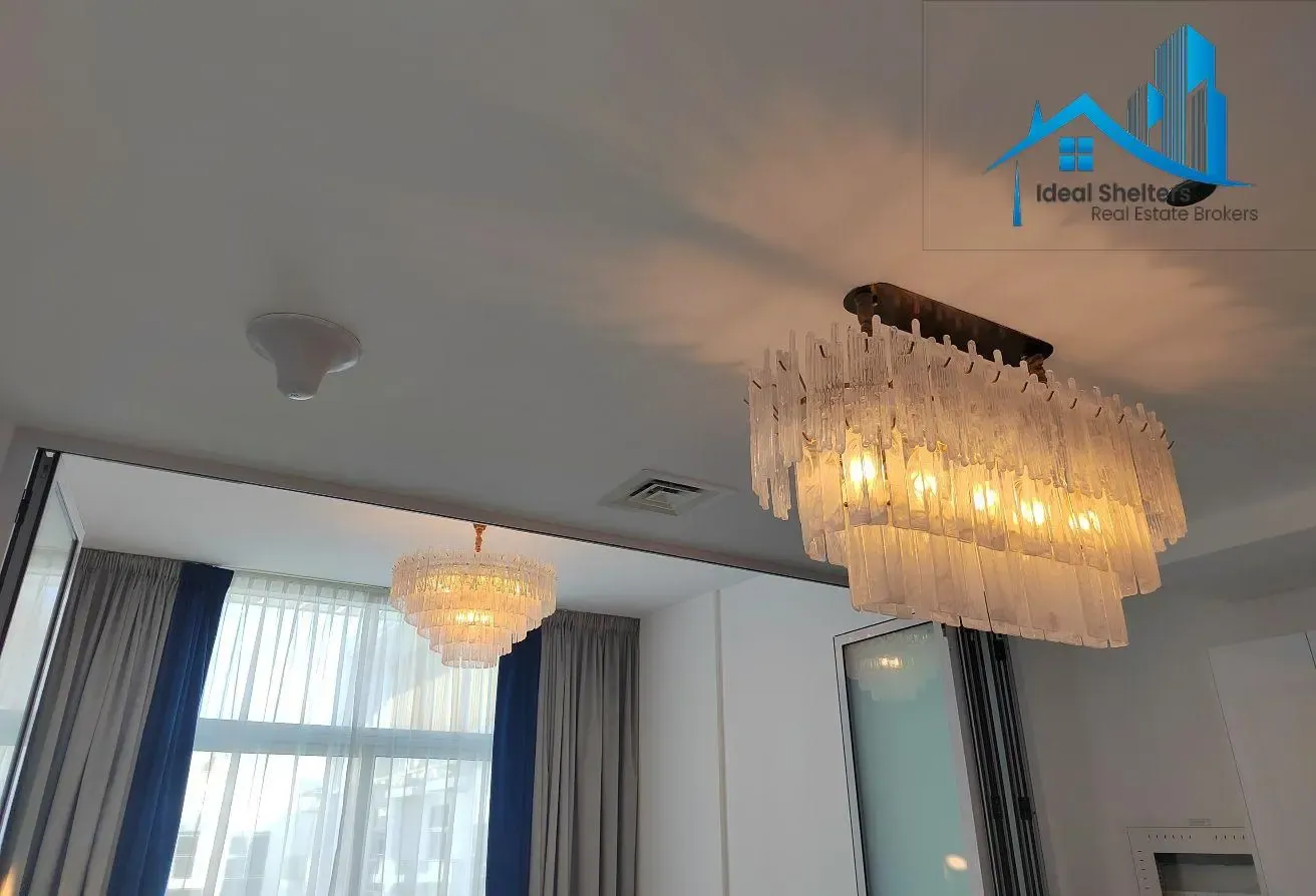Pool View Fully Furnished 1BR Near Metro