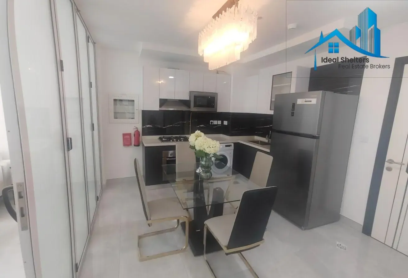 Pool View Fully Furnished 1BR Near Metro