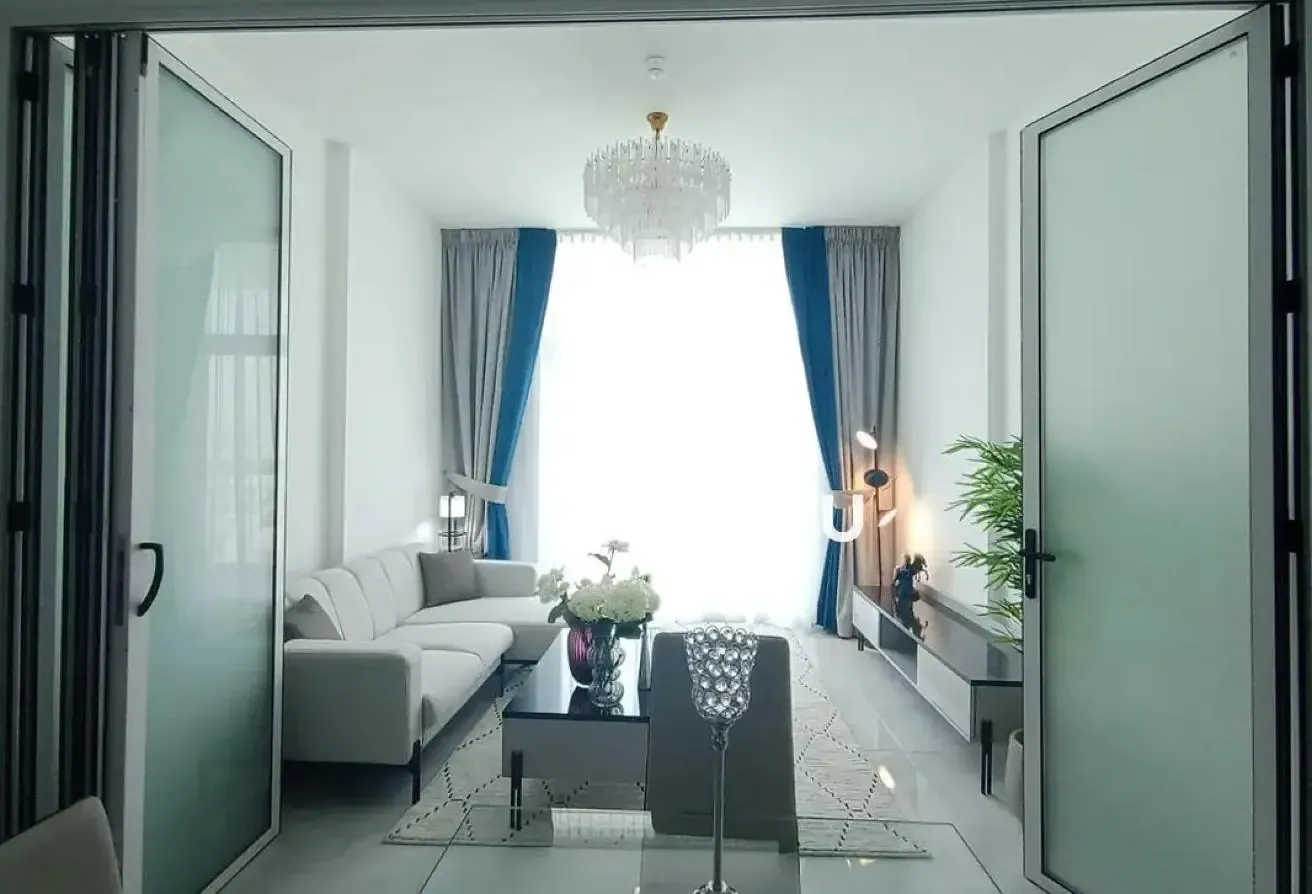 Elegant Home | Metro Access | Premium Amenities