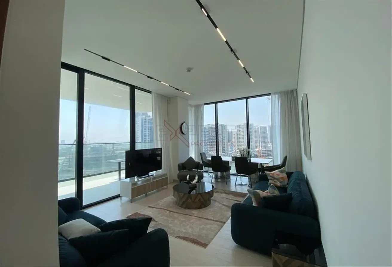 Furnished Apartment | Canal Views | Open Layout