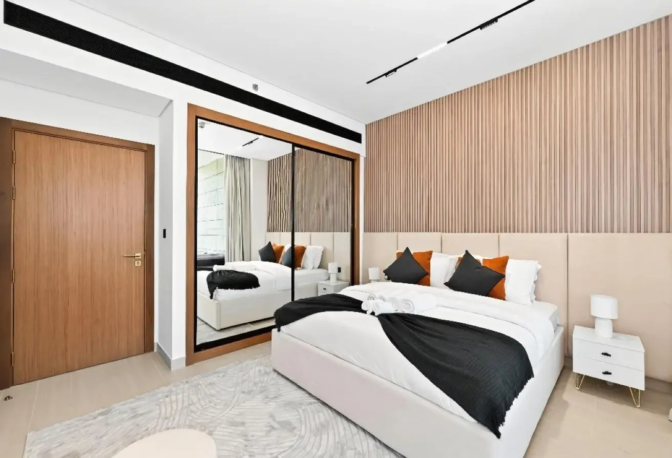 2 BR + Maids | Vacant | Canal View