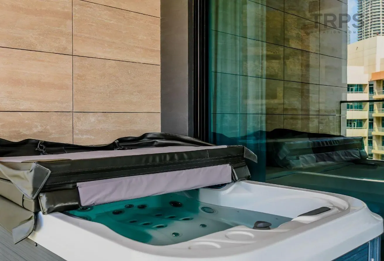 Private Jacuzzi | Modern Furnished | Canal View