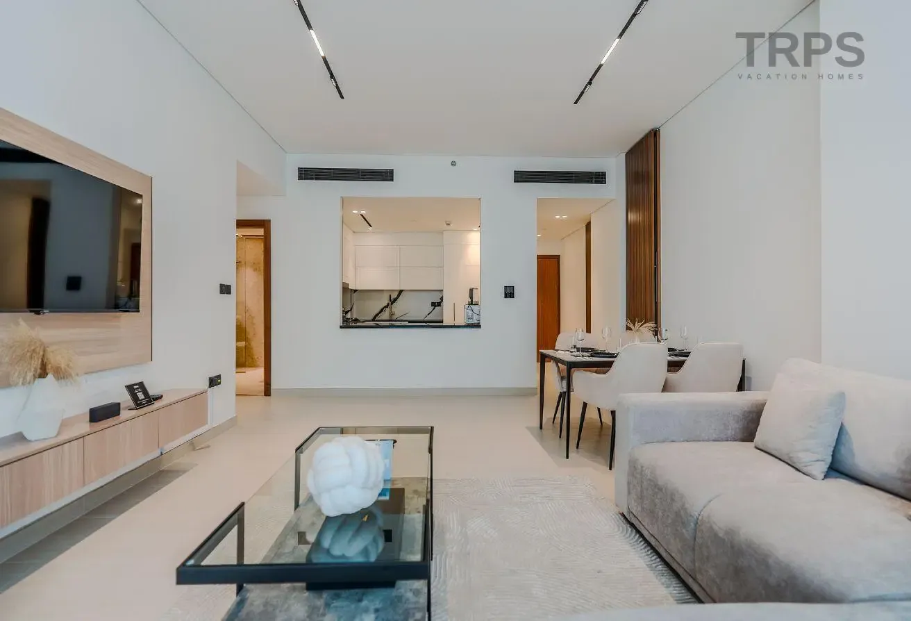 Private Jacuzzi | Modern Furnished | Canal View