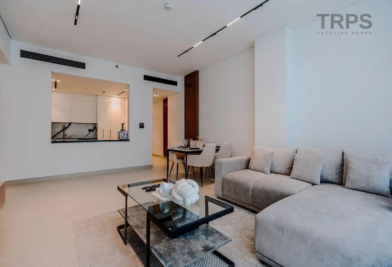 Private Jacuzzi | Modern Furnished | Canal View