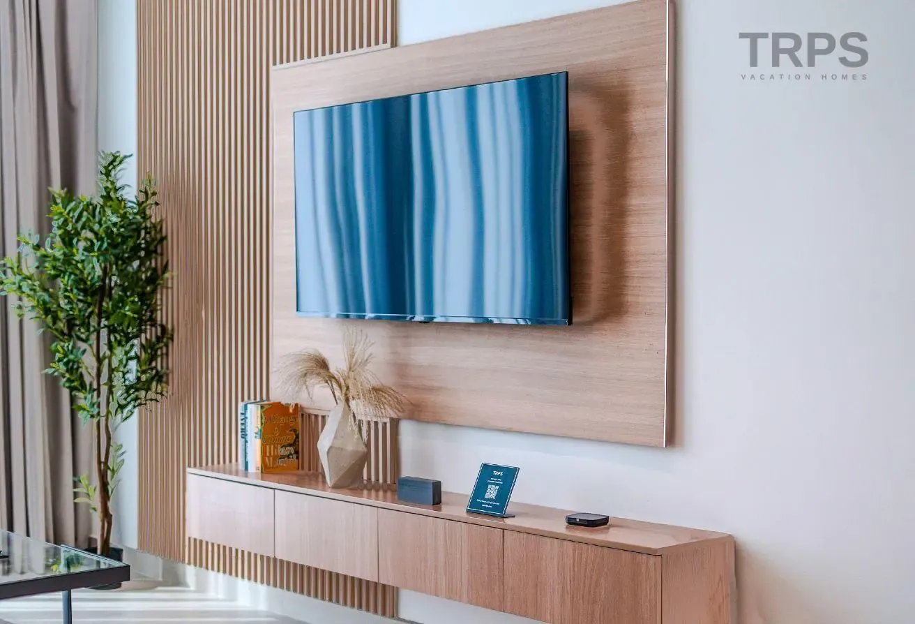 Private Jacuzzi | Modern Furnished | Canal View