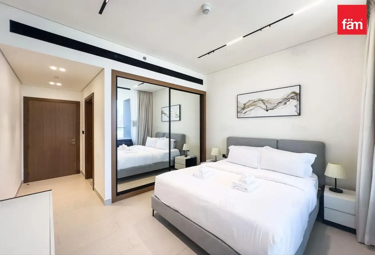 Vacant Now | Canal View | Jacuzzi | Furnished
