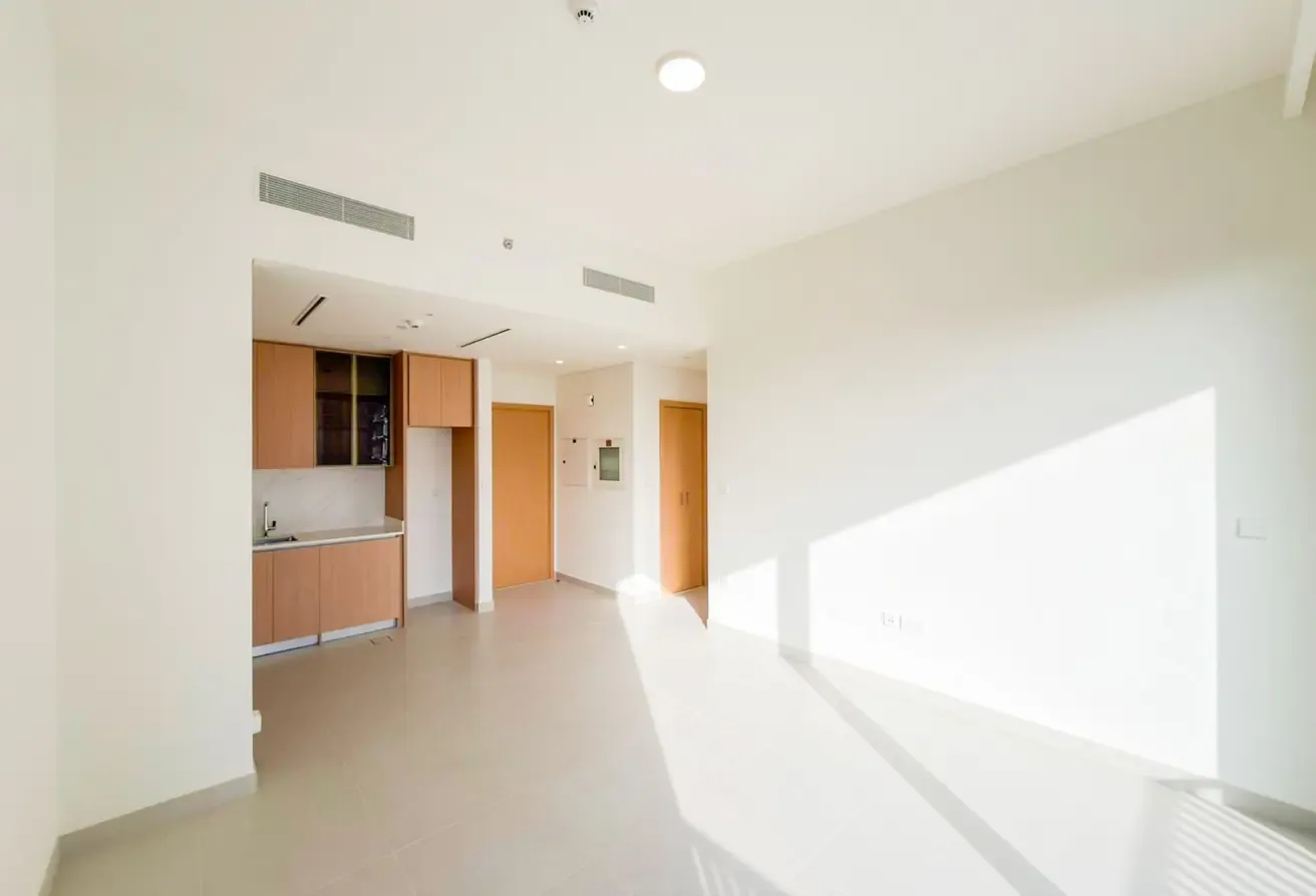 Mid Floor | Appliances Included | Multiple Cheques
