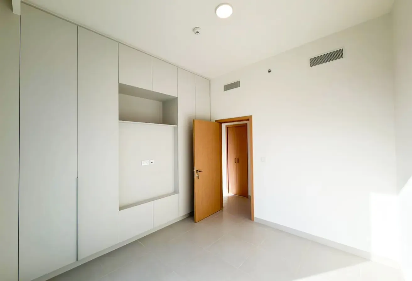 Mid Floor | Appliances Included | Multiple Cheques