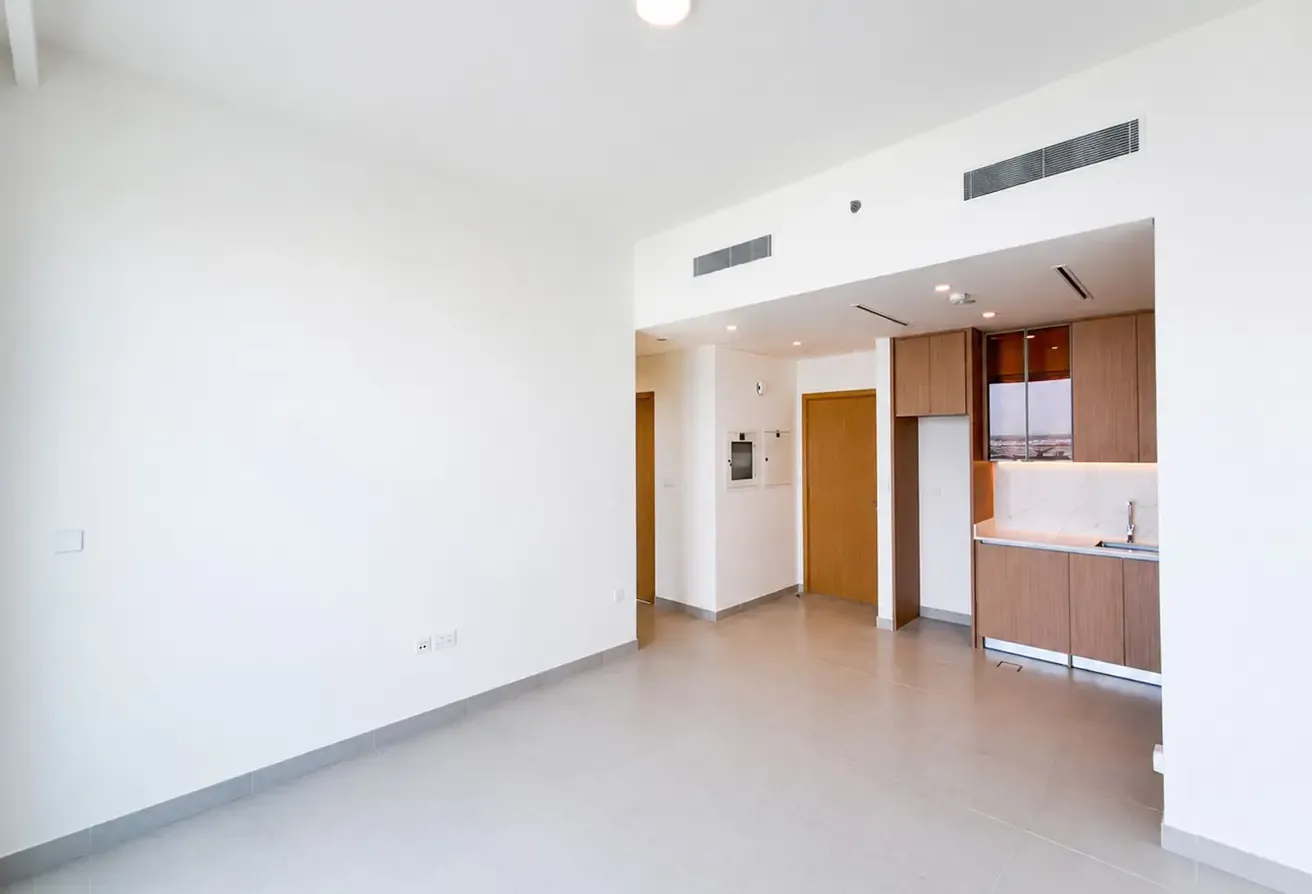 Community View | High Floor | White Goods