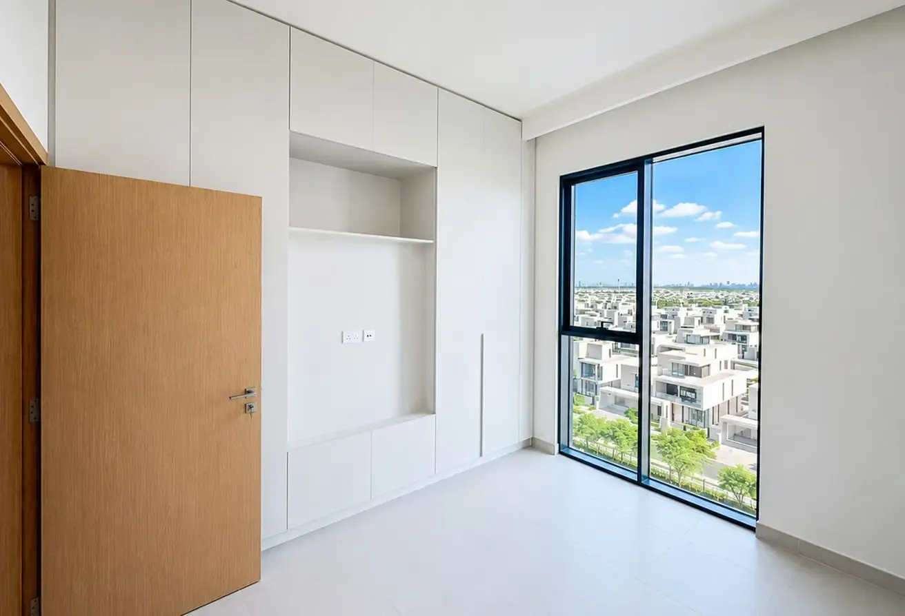 Community View | High Floor | White Goods