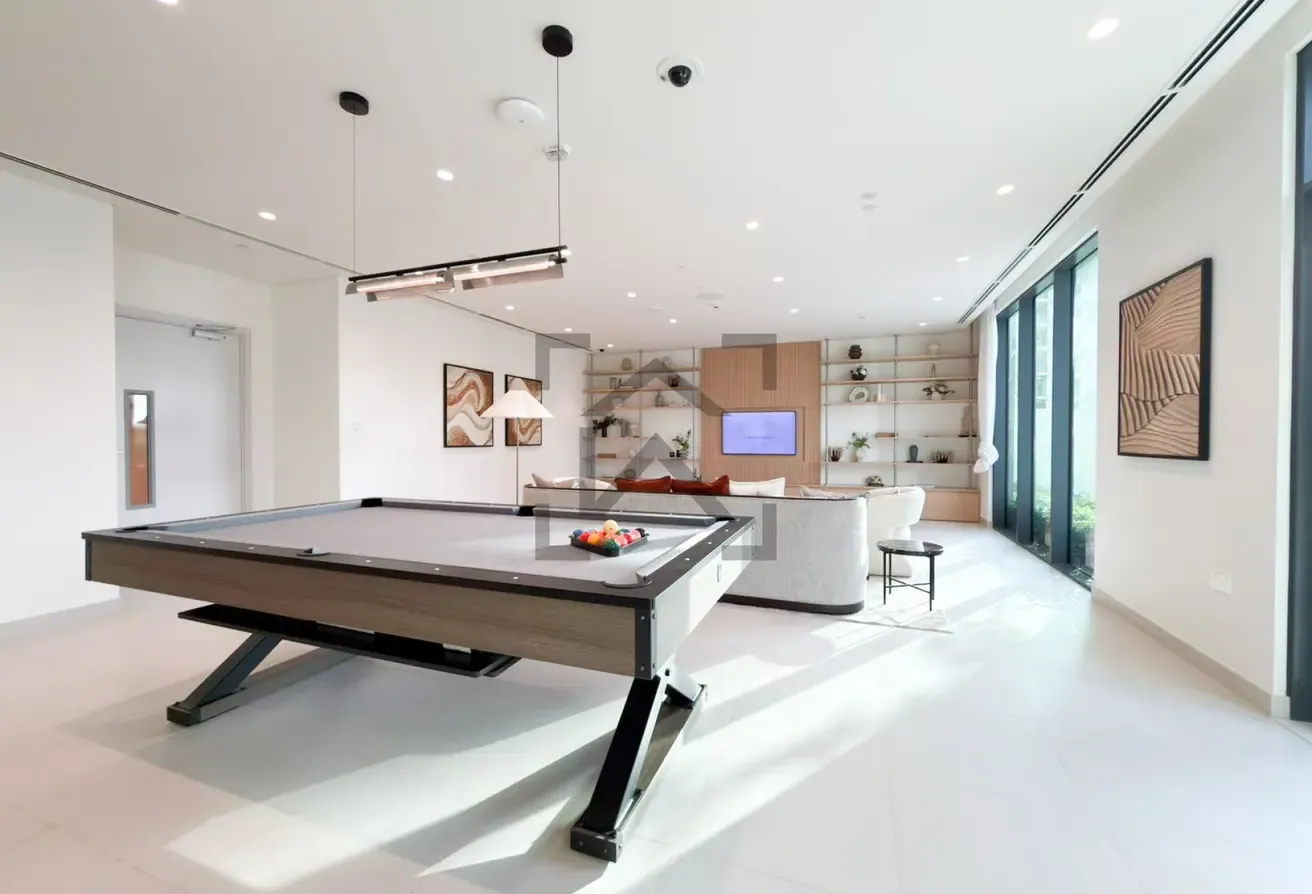 Community View | High Floor | White Goods