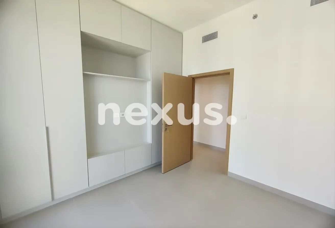 HIGH FLOOR | NEGOTIABLE | VACANT