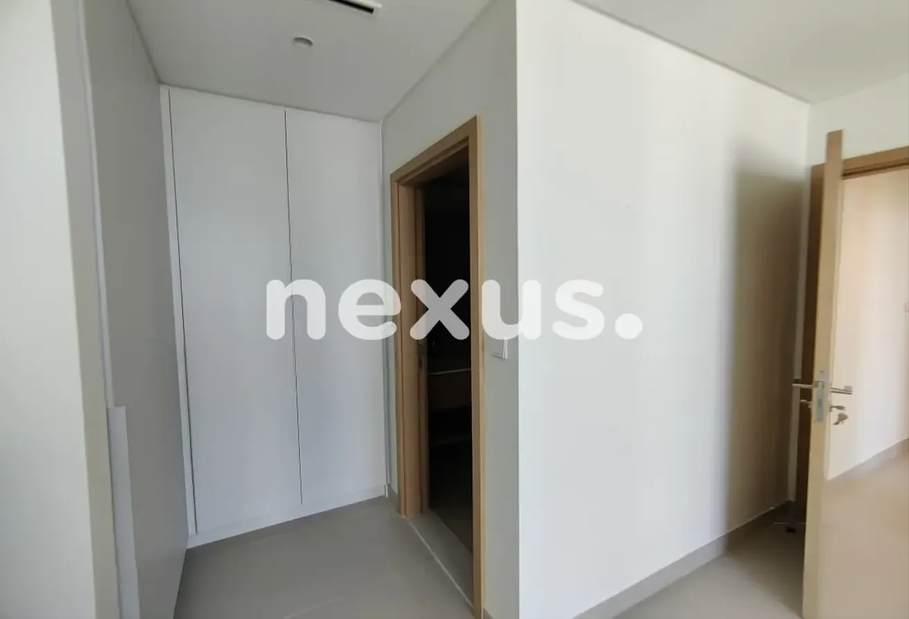 HIGH FLOOR | NEGOTIABLE | VACANT