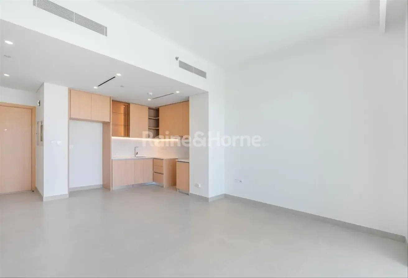 Bright 2BR | Hight Floor | Stunning Community View
