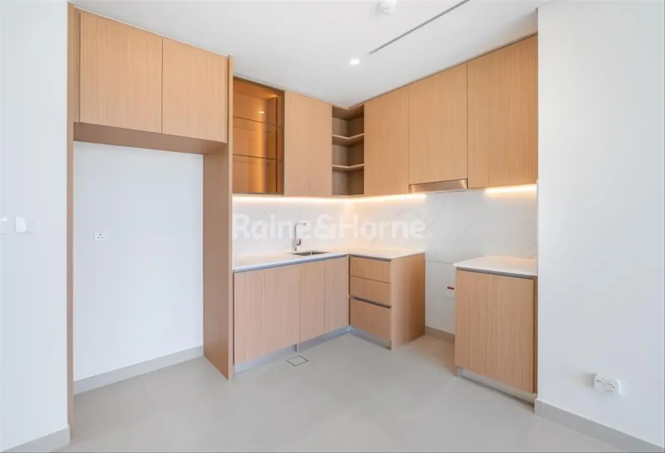 Bright 2BR | Hight Floor | Stunning Community View