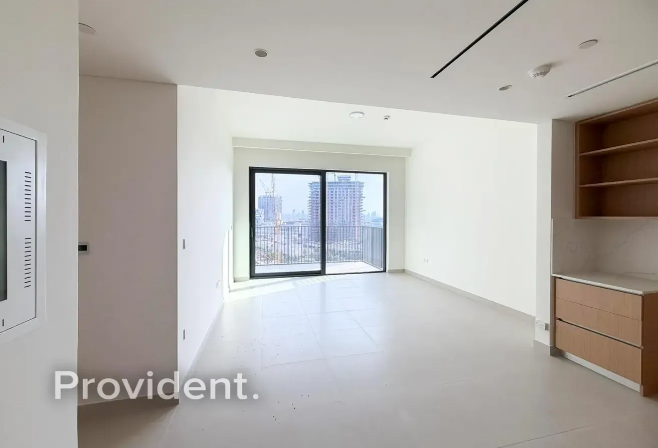 Unfurnished | Spacious | High Floor