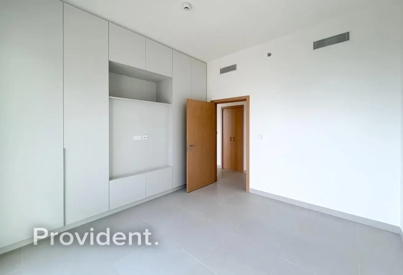 Unfurnished | Spacious | High Floor
